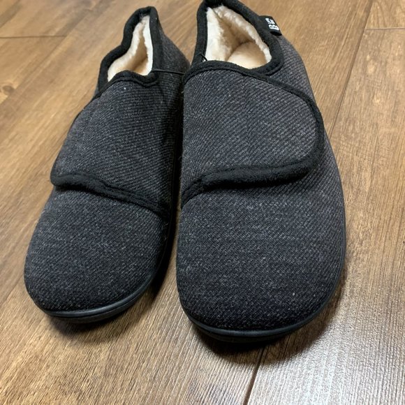 Alps Women's Adjustable House Shoes - Picture 1 of 3